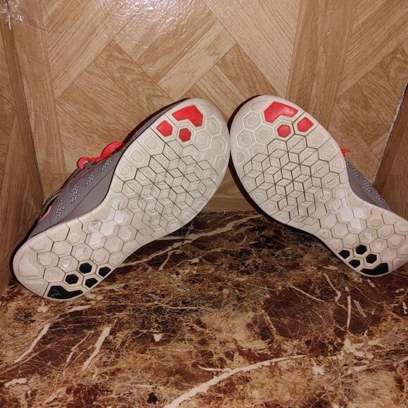 Nike women's Free 5.0 642199-200 gray running shoes size 6.   753 - Picture 4 of 12